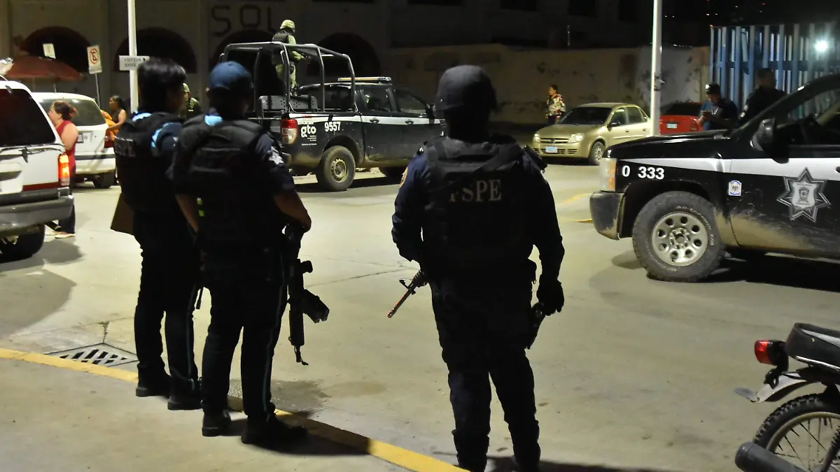 FOTO 1.- FUERZAS DEL EDO. (1)