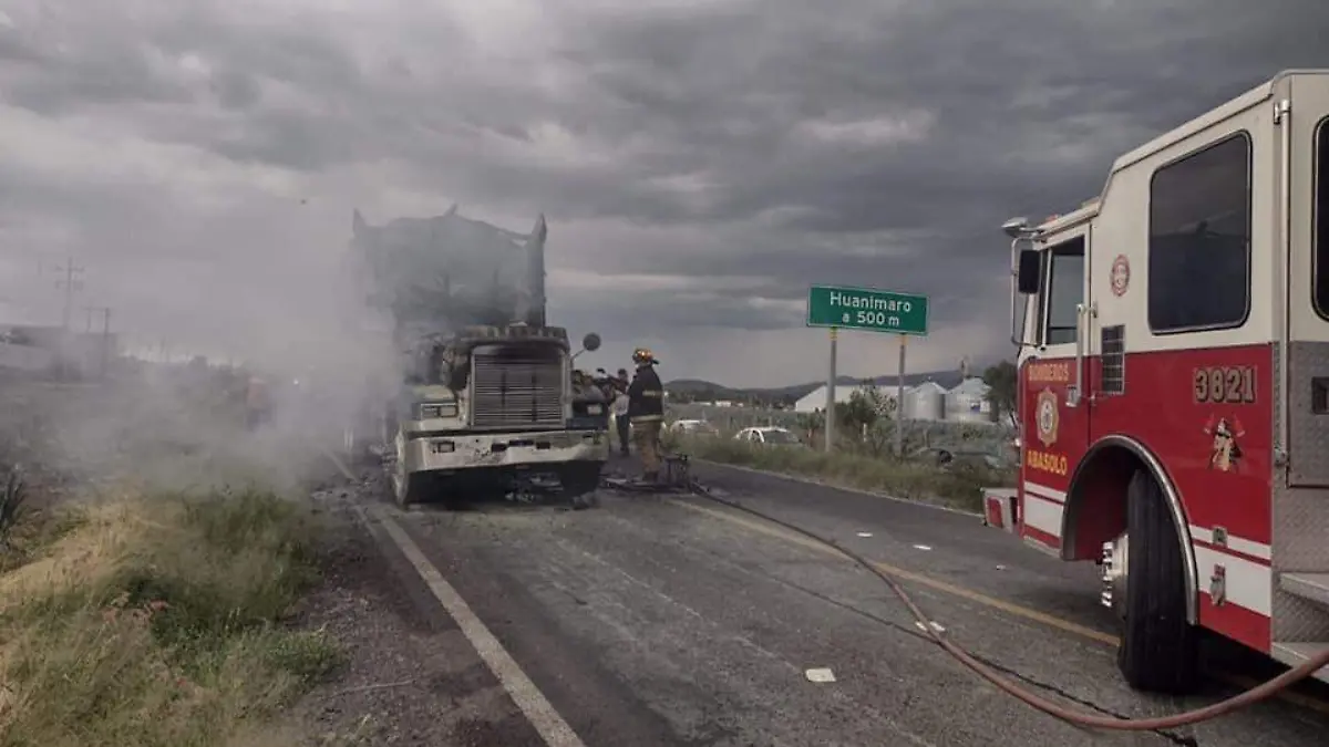 Destacada-labor-realizan-elementos-de-bomberos-Abasolo