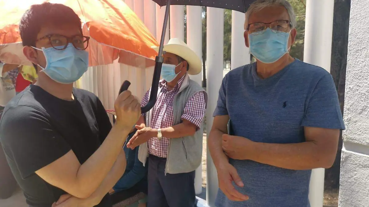 Miguel Angel recibe vacuna