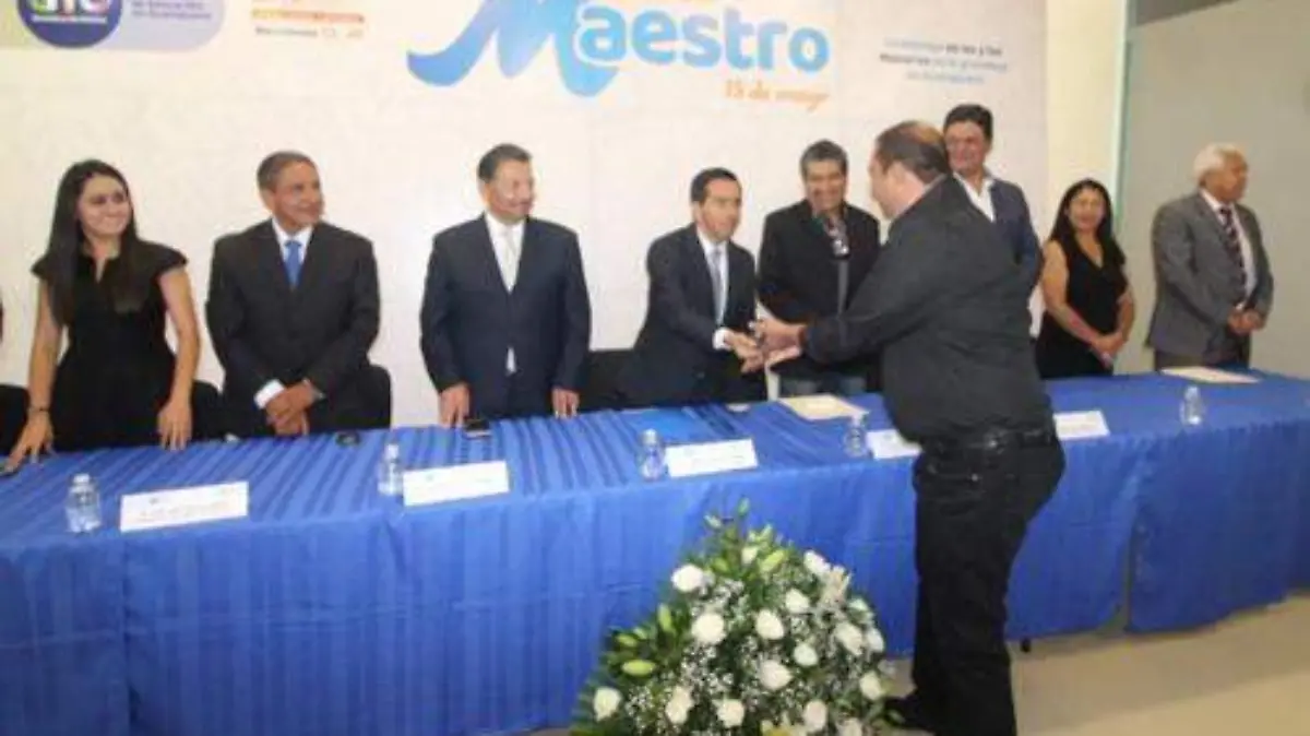 DOCENTES DE LA REGION