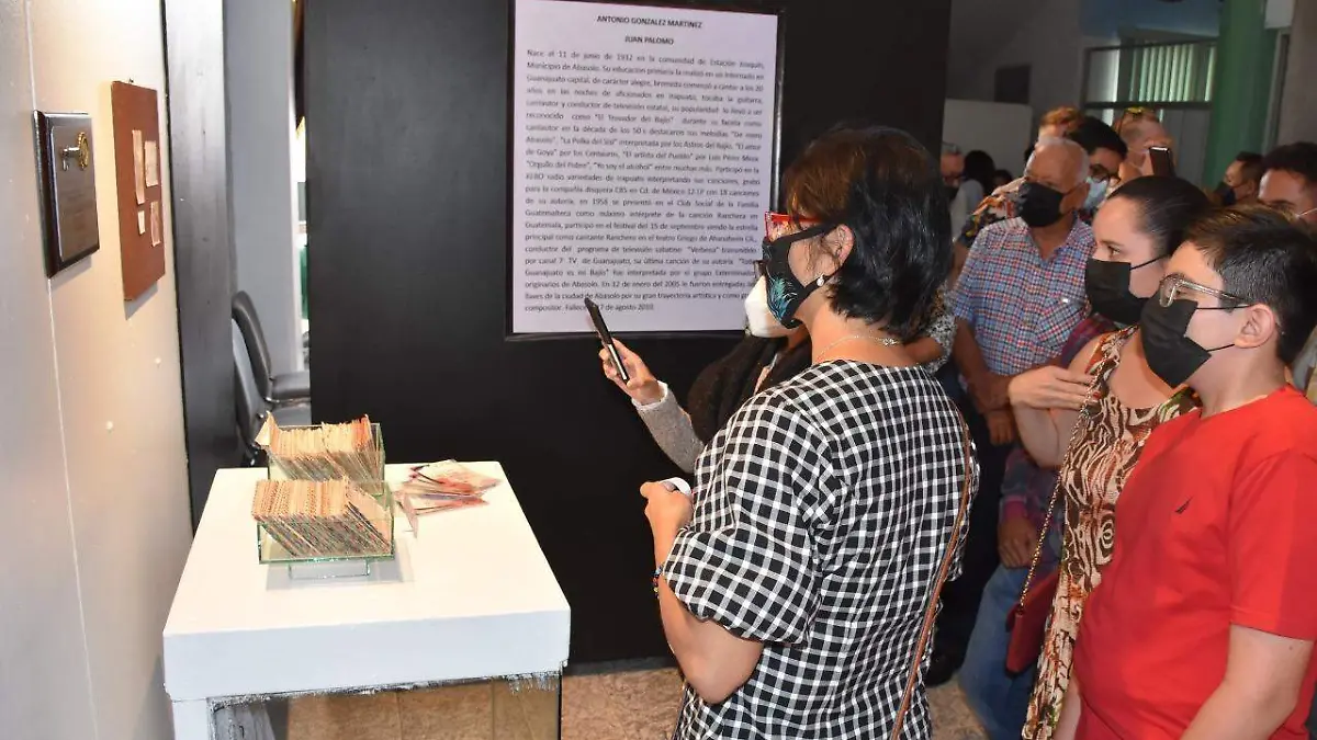 Rinden-homenaje-a-Juan-Palomo (2)