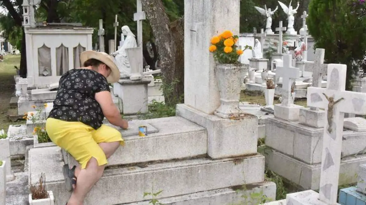 panteón-municipal-por-el-Día-de-las-Madres (1)