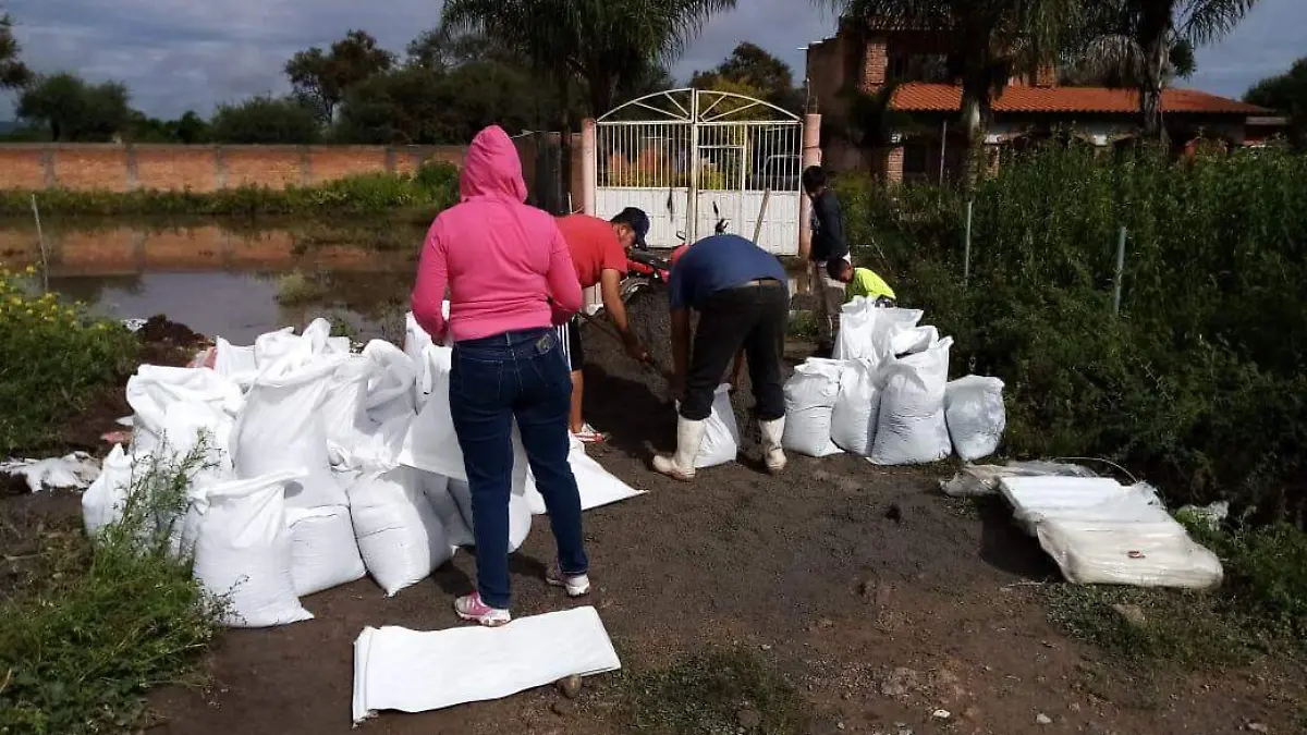 Comienza-a-llegar-el-Agua-a-domicilios (7)