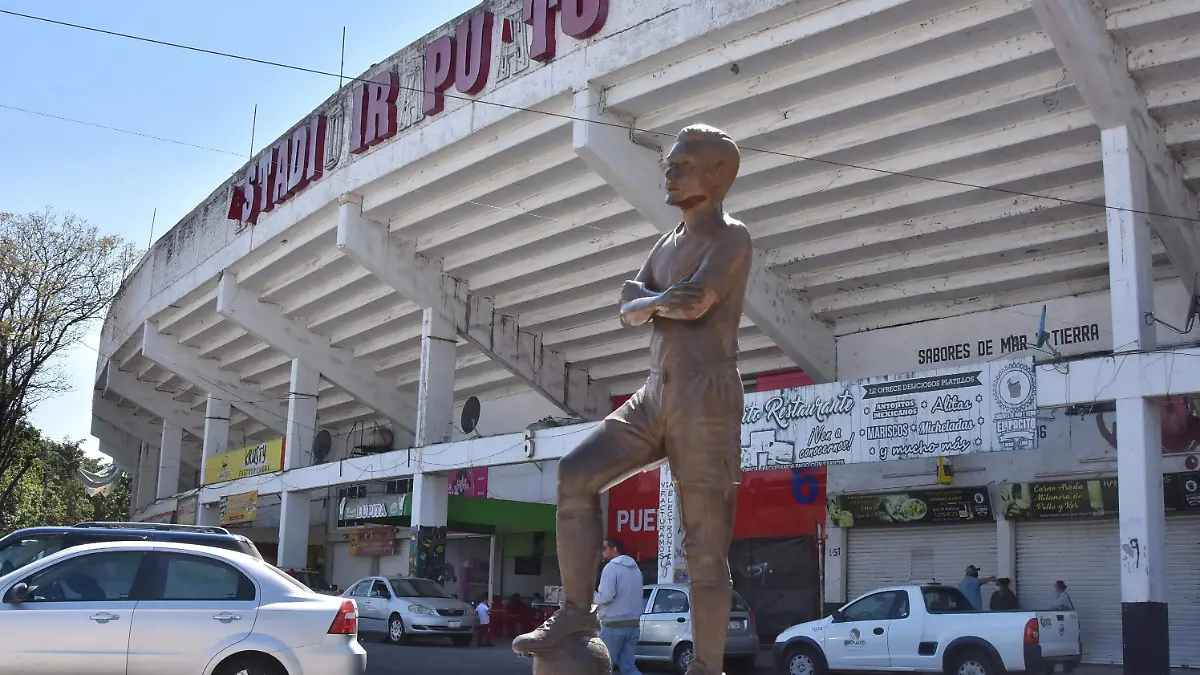 ESTADIO IRAPUATO (1)