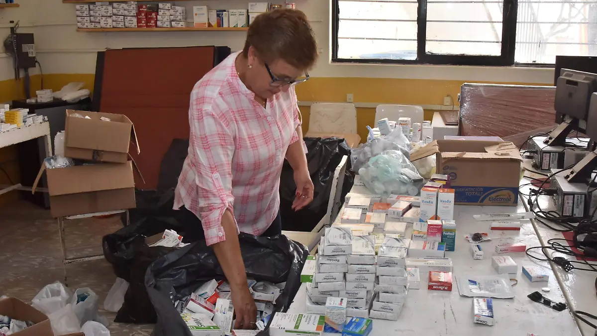 Padecen-dispensarios-médicos-escasez-de-medicamentos (1)