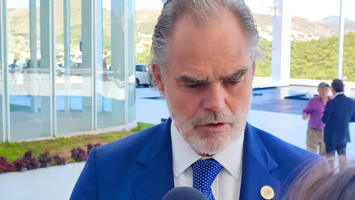 Están-por-“amarrar” 