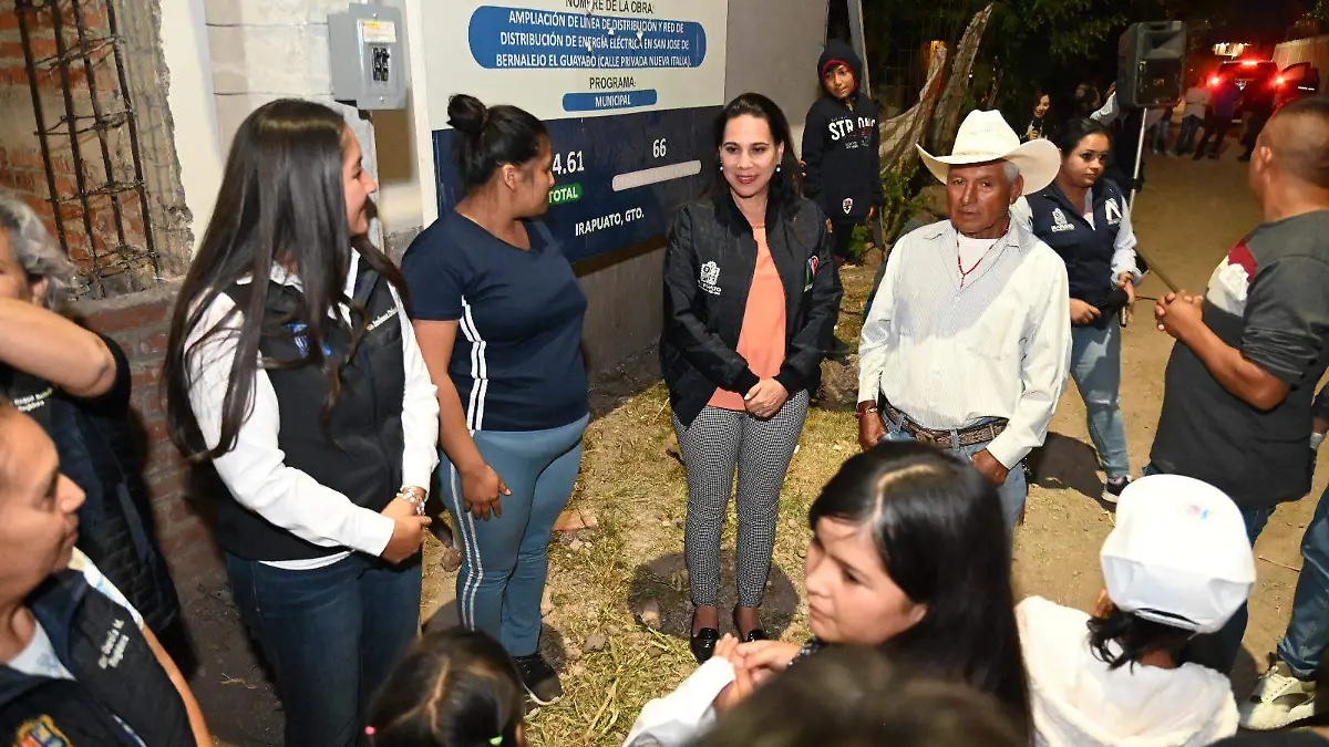 MEJORAN ILUMINACIÓN Y SERVICIOS EN LA ZONA RURAL (6)