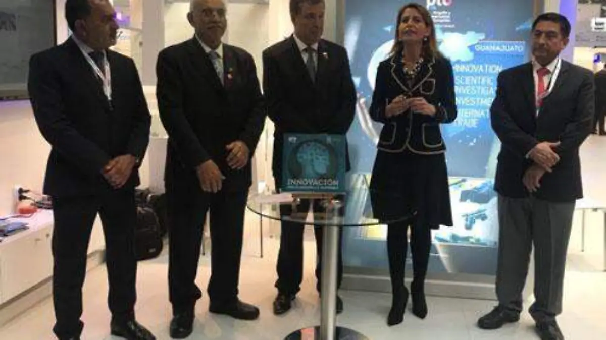 PRESENTAN LIBRO OK