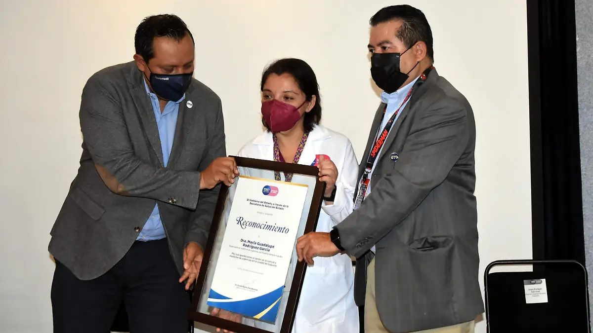 RECONOCIMIENTO A DRA. (2)