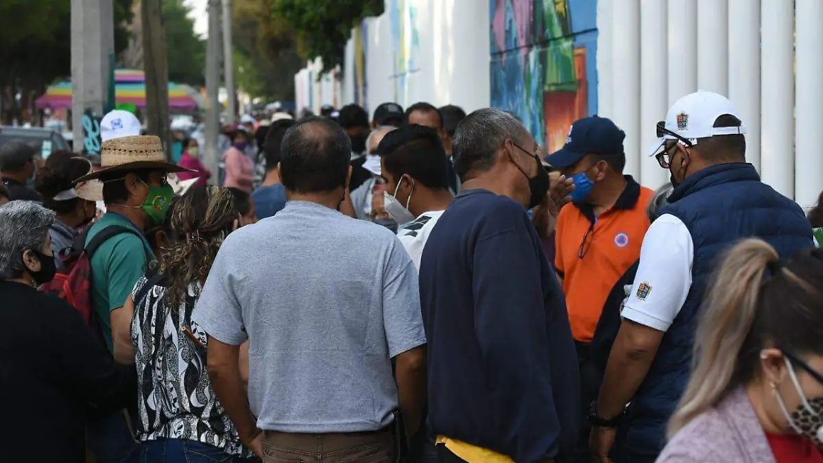 Caos en módulo de vacunación Deportiva Sur  (1)