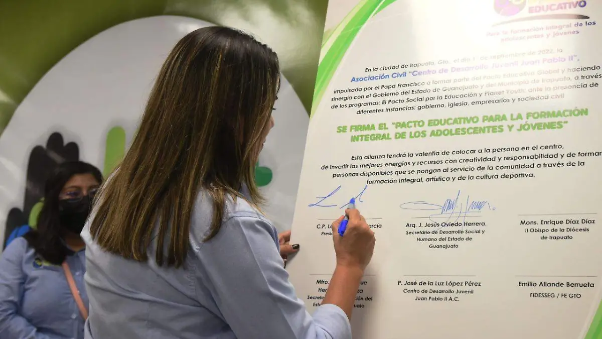 Firma Pacto Educativo (1)