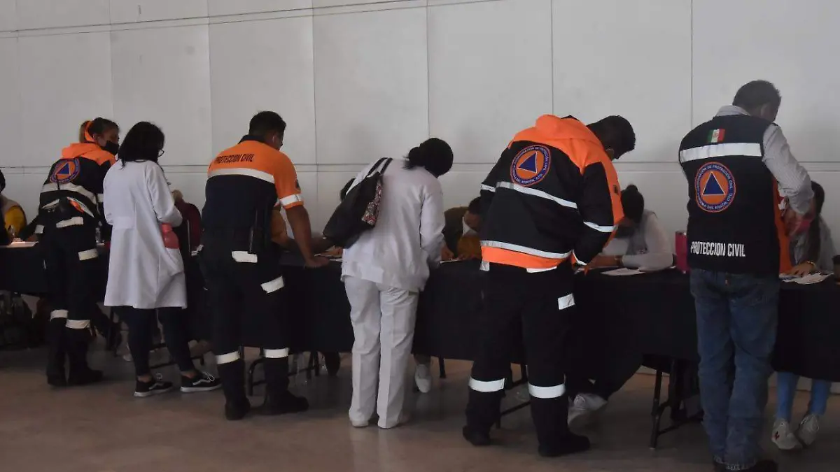 Personal-médico-y-elementos-de-las-FSPE-reciben-vacuna  (4)