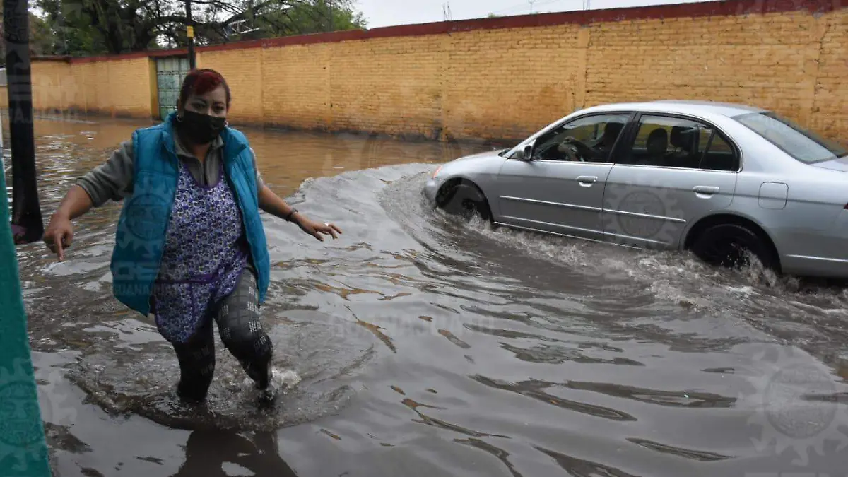 Fuertes-lluvias-provocan-encharcamientos (1)