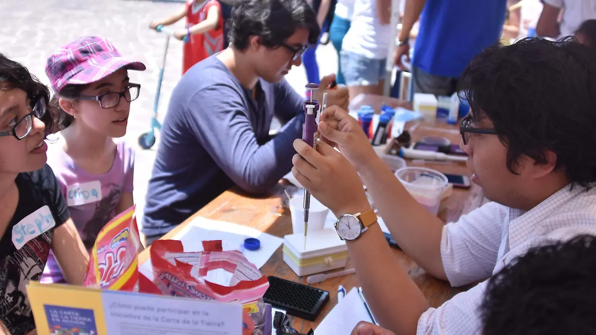 JÓVENES EMPRENDEDORES (1)