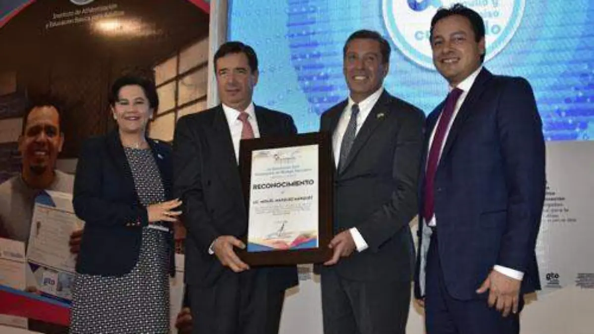 CULMINAN SUS ESTUDIOS OK