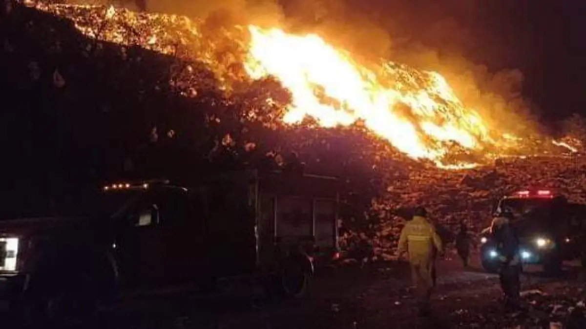 Guanajuato pide sanciones por incendio en tiradero municipal-Foto Crescencio Torres (2)
