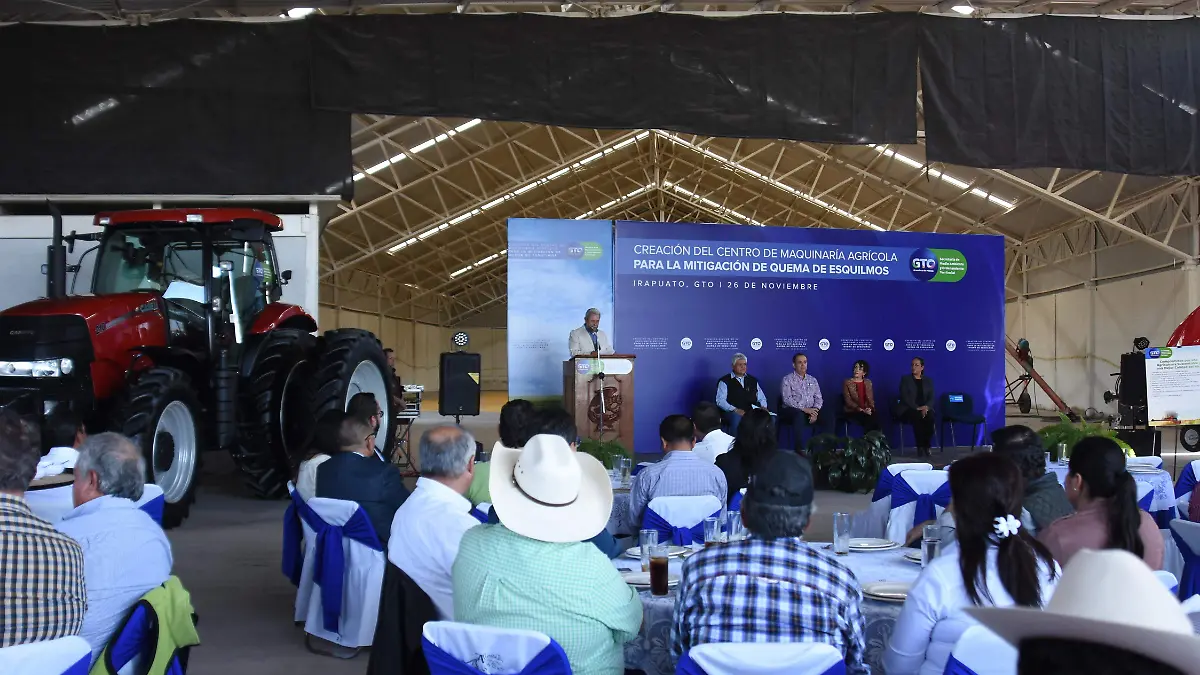 CENTRO DE MAQUINARIA AGRICOLA (2)