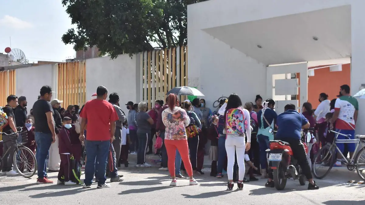 Regresan-a-clases-de-manera-escalonada (2)