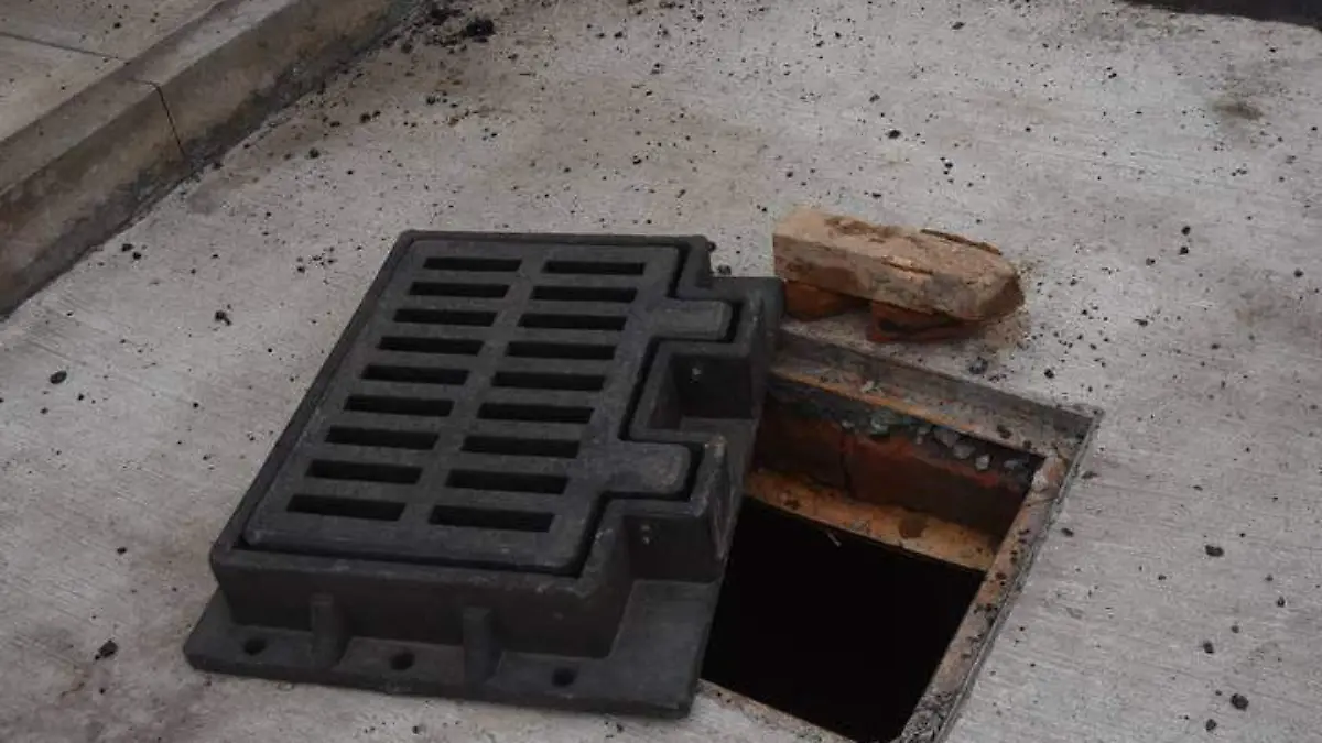 Robaron-de-5-a-10-alcantarillas-durante-2021 (3)