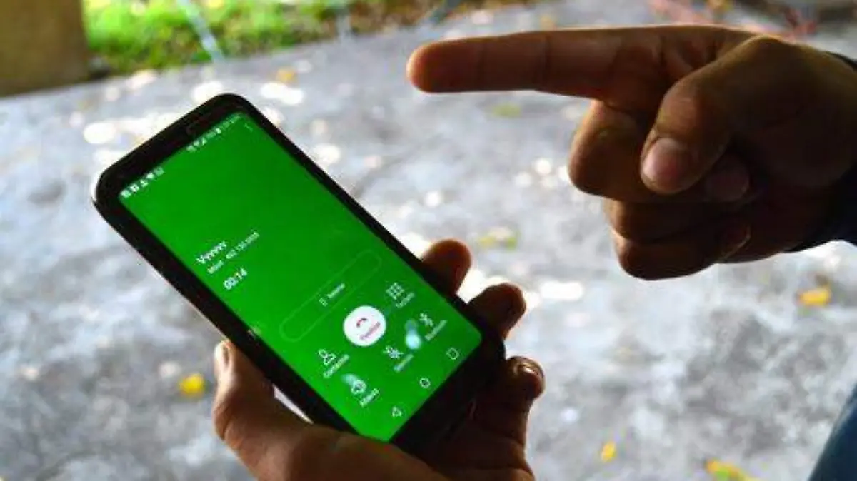 POLICÍAS CELULAR (1)