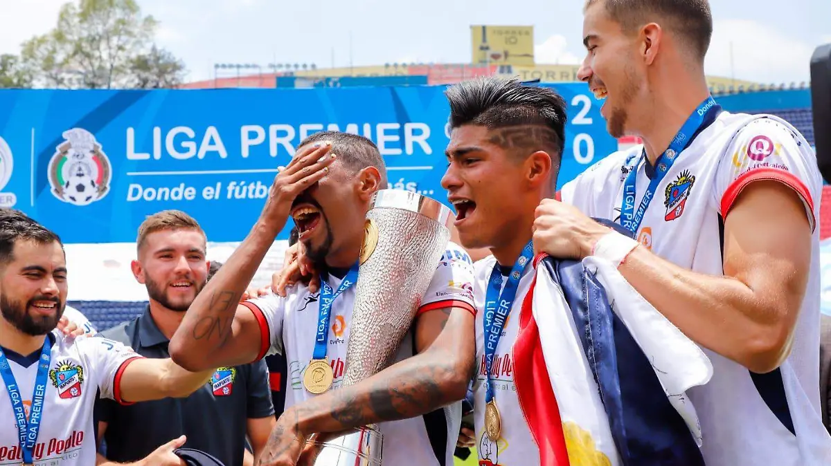 Felicita-gobernador-a-la-Trinca-por-su-campeonato-y-ascenso