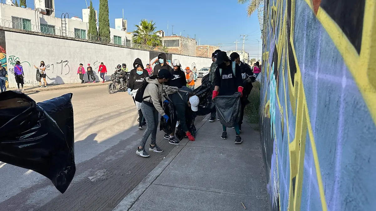 RECOLECTAN ALUMNOS BASURA- MARCO BEDOLLA- EL SOL DE IRAPUATO (5)