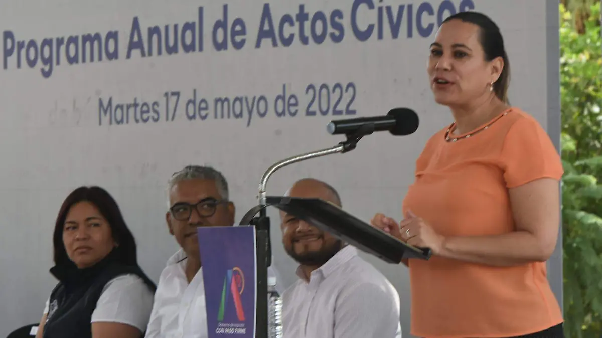 Realizan-acto-cívico-en-la-escuela-Emiliano-Zapata (1)