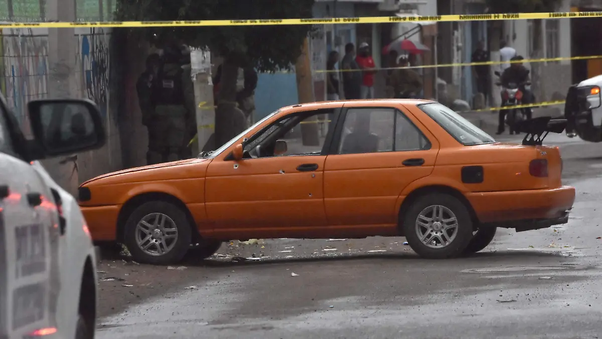 Irapuato - Superan criminales en armamento a policías (5)