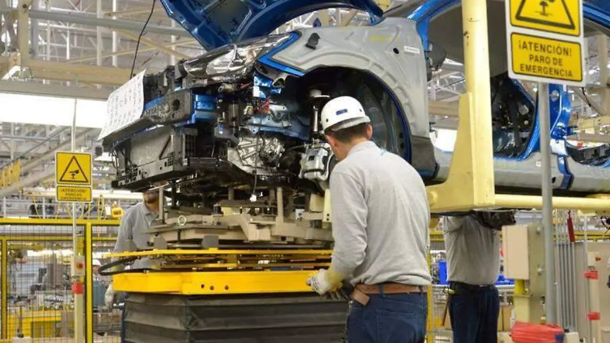 Urgen-vacunas-para-trabajadores-manufactureros (2)