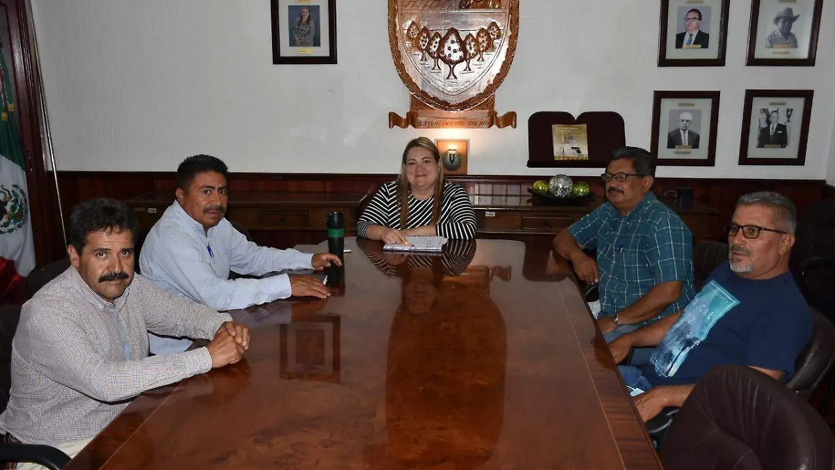 La-alcaldesa-se-reunió 