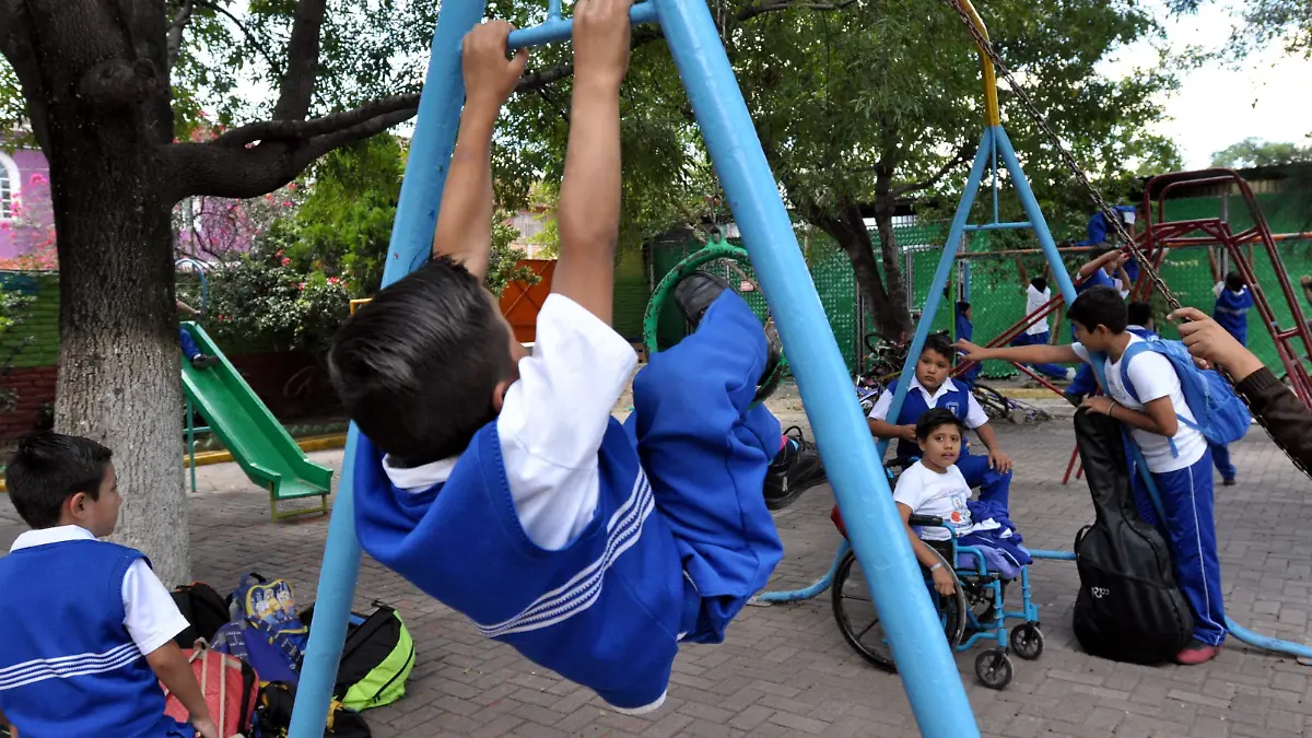 NIÑOS FUERFANOS (3)