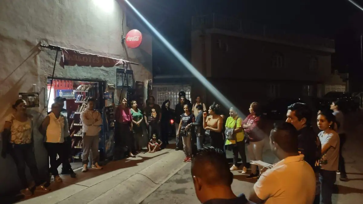 atienden-a-vecinos-de-valle-de-las-flores (2)