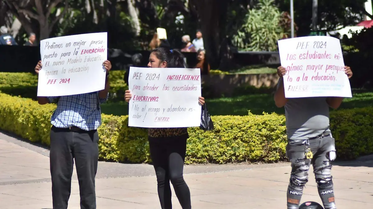 Alrededor-de-30-personas-okokok