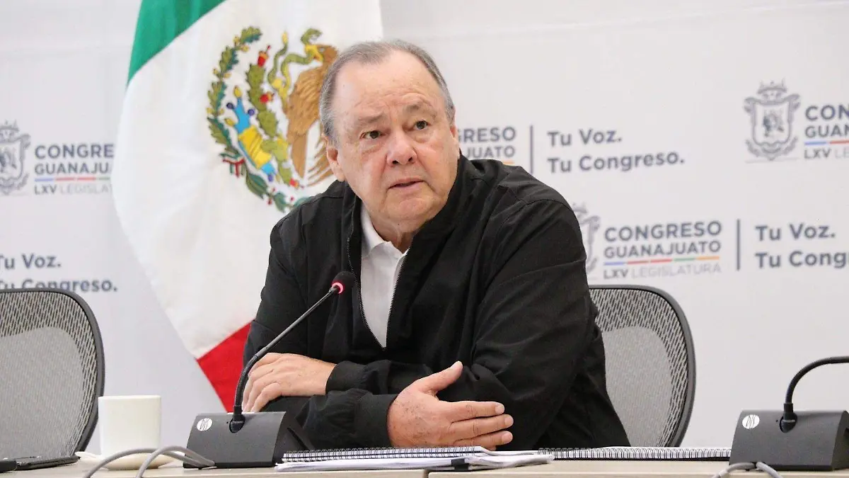 El-diputado-David-Martínez 