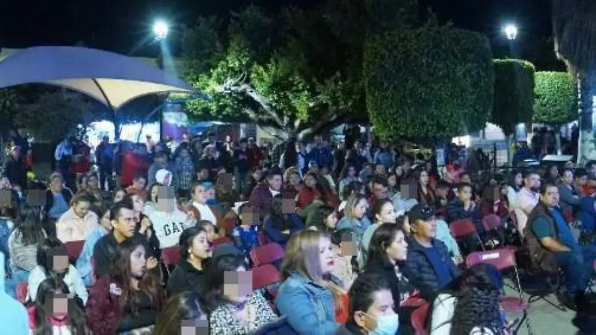 Nutrido-público-se-hizo