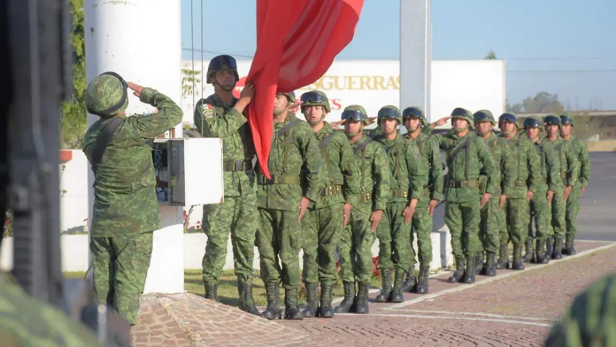 IZAMIENTO BANDERA (4)