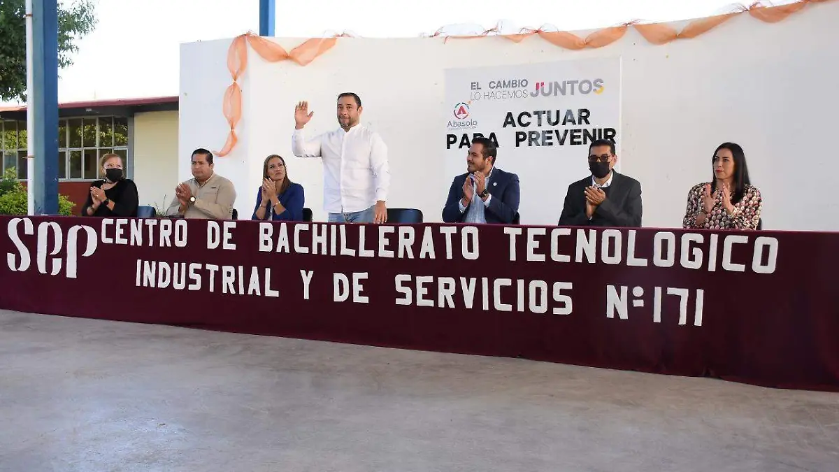 Autoridades-en-el-arranque