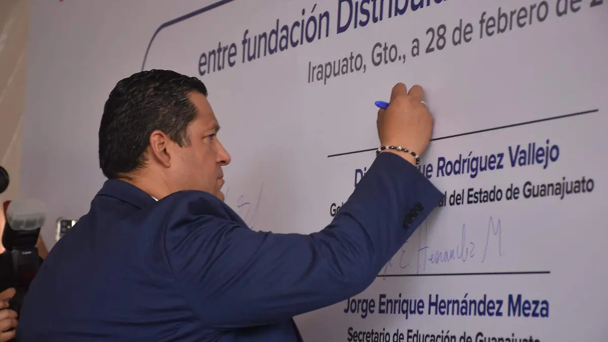 e7e40fac-f833-4ef6-aa7a-90d2a16ecbde