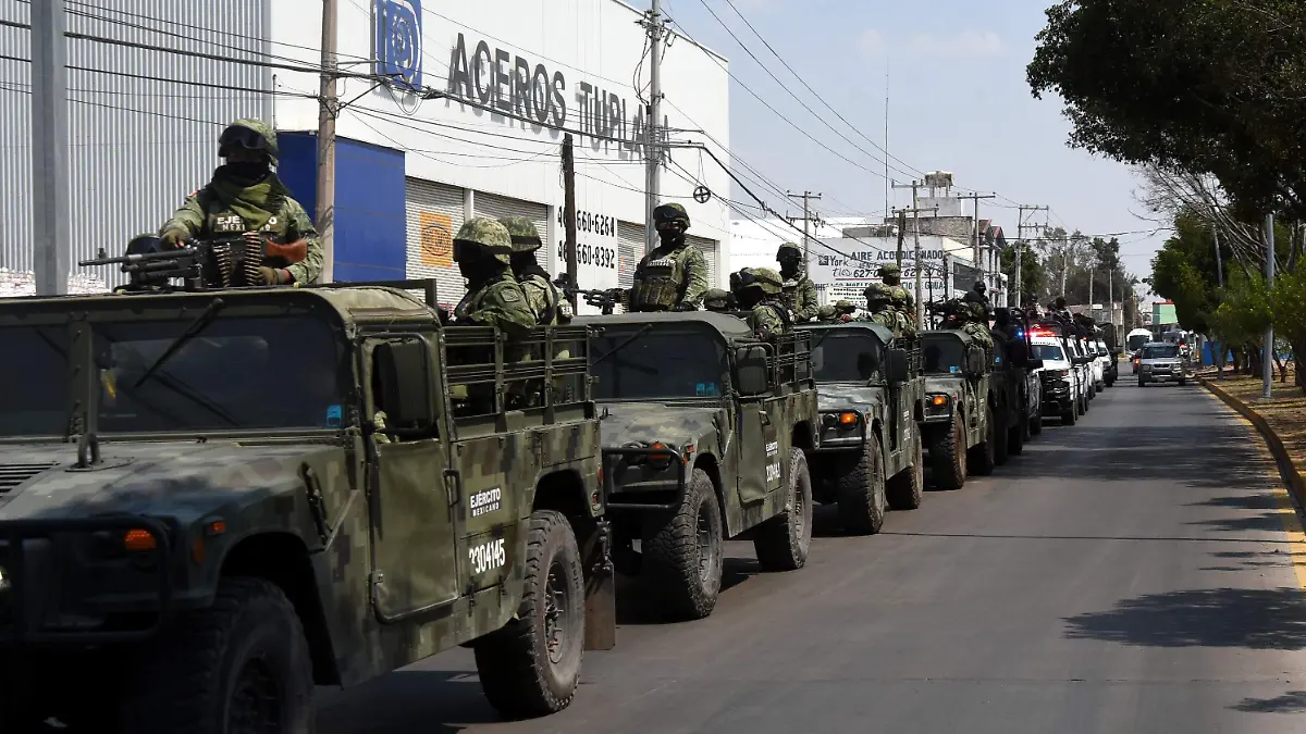 LLEGAN A IRAPUATO MAS MILITARES