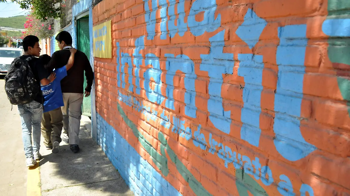 NIÑOS FUERFANOS (4)