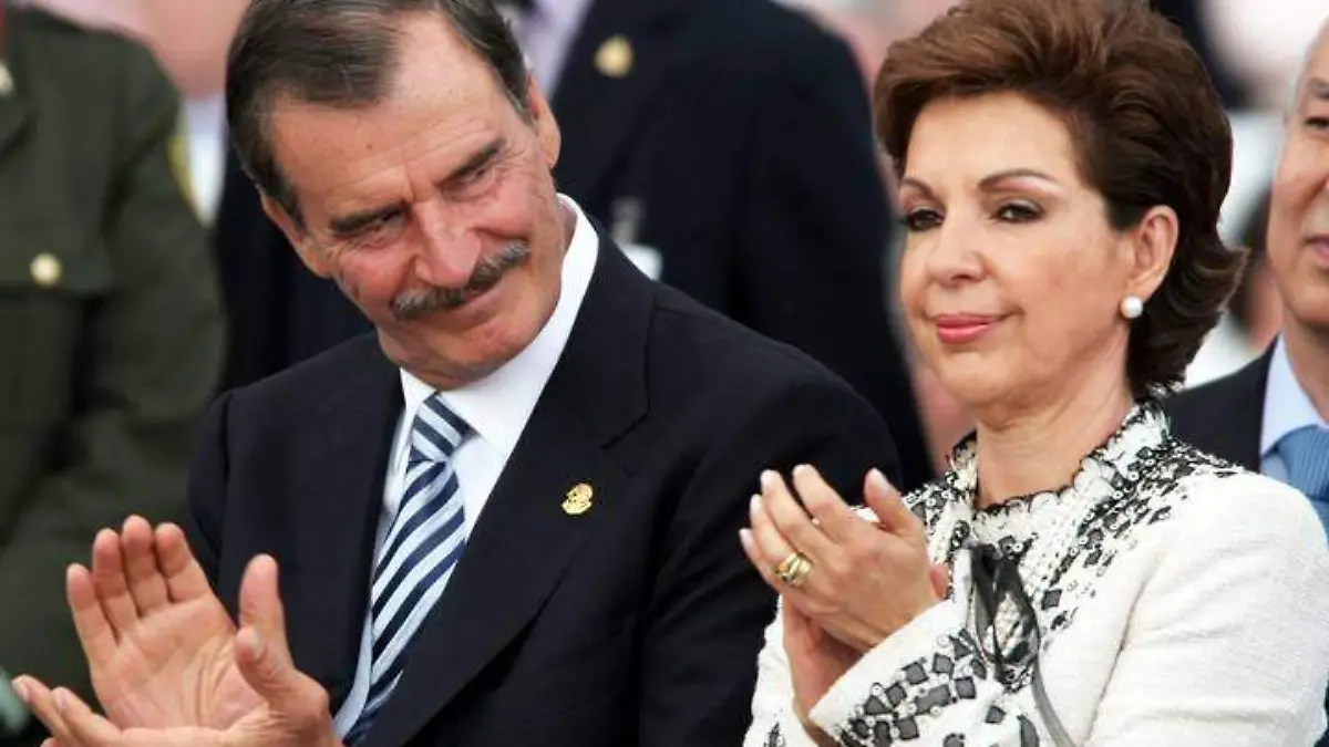 Vicente-Fox-y-Marta-Sahagún-se-contagian