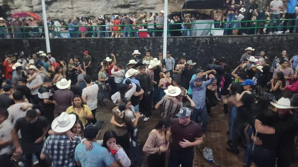 5b19577e-0db1-4787-a7fc-ff3f9cf214c2