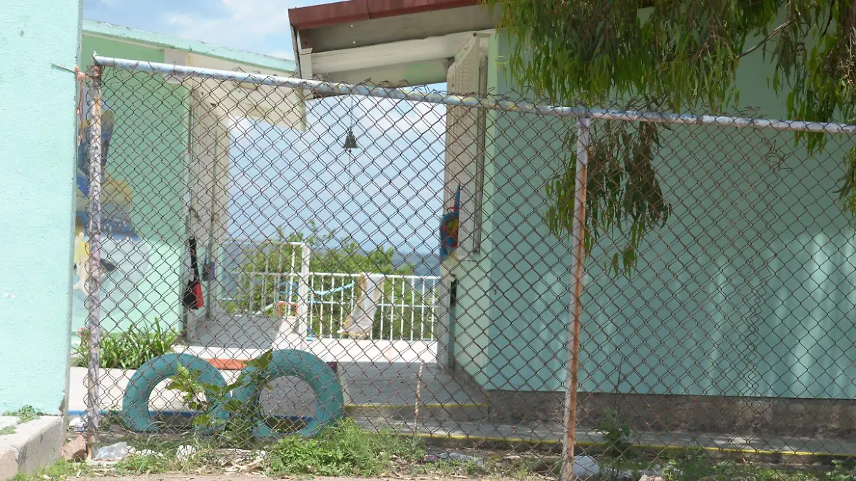 FOTO 1.- ROBO EN ESCUELAS