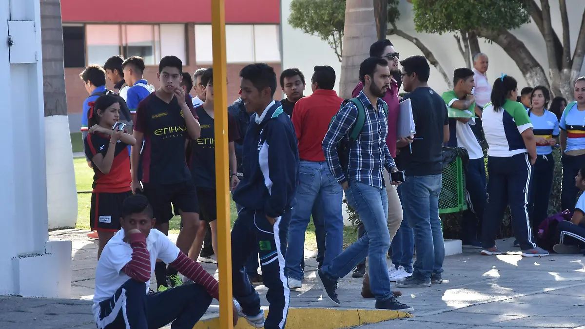 USO DE APARATOS MOVILES (1)
