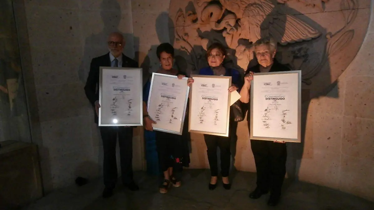 Guanajuato entregan reconocimientos a cuatro guanajuatenses distinguidos (1)