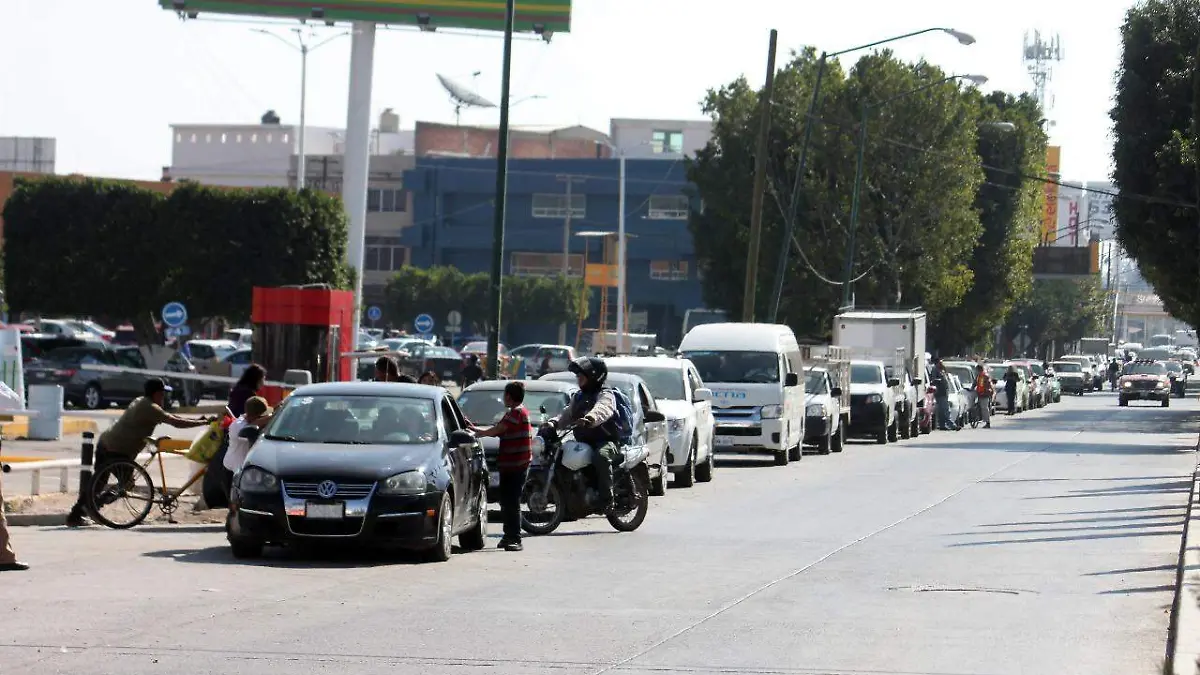 DESABASTO DE GASOLINA (2)