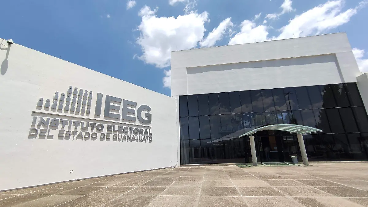 IMPROCEDENTE AMPLIAR A 37 LOS DIPUTADOS LOCALES3