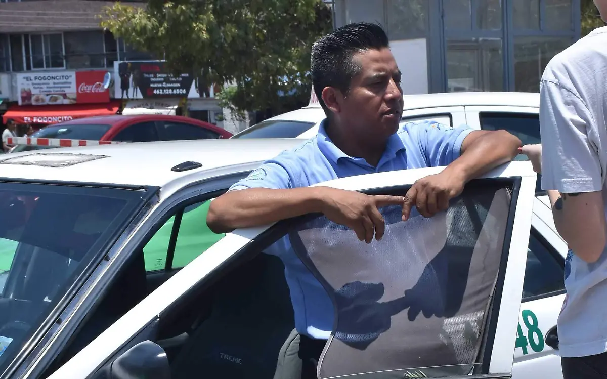 Taxistas-afectados-por-el-calor  (3)