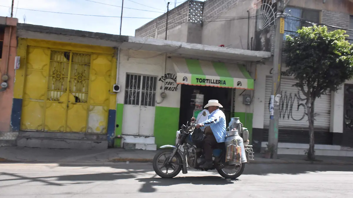 motociclistas sin casco