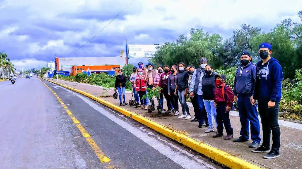 93b4cf80-c0fb-4fe8-bcda-4dc04f53746b